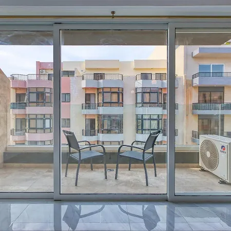 Apartamento A Beautiful 3br Home, Opposite With Wifi & Ac By 360 Estates *