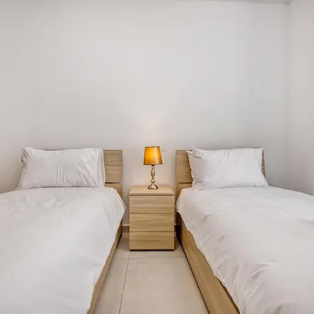 A Beautiful 3br Home, Opposite With Wifi & Ac By 360 Estates St. Paul's Bay