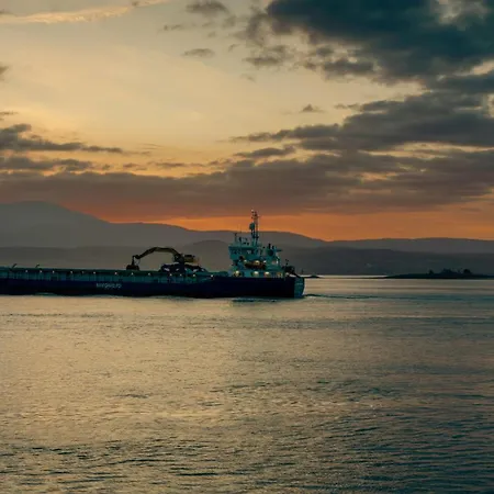 A Beautiful 3br Home, Opposite With Wifi & Ac By 360 Estates Apartamento