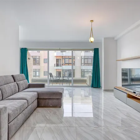 Appartamento A Beautiful 3br Home, Opposite With Wifi & Ac By 360 Estates St. Paul's Bay