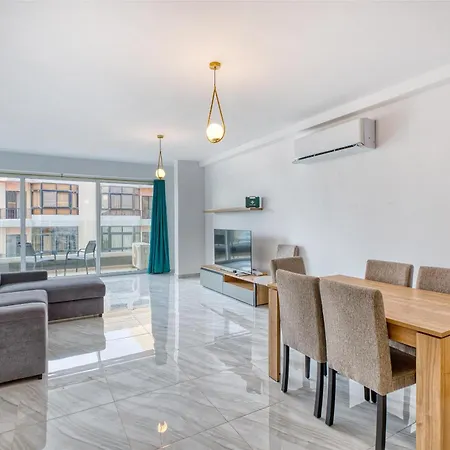 Apartmán A Beautiful 3br Home, Opposite With Wifi & Ac By 360 Estates St. Paul's Bay