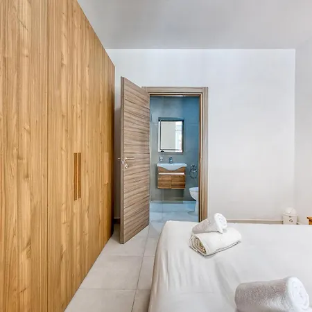 A Beautiful 3br Home, Opposite With Wifi & Ac By 360 Estates St. Paul's Bay