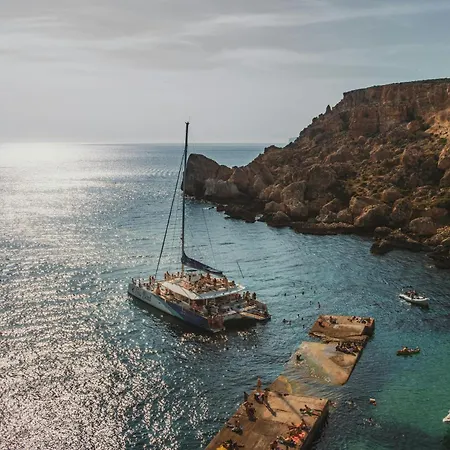 A Beautiful 3br Home, Opposite With Wifi & Ac By 360 Estates St. Paul's Bay