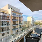 Apartman A Beautiful 3br Home, Opposite With Wifi & Ac By 360 Estates *