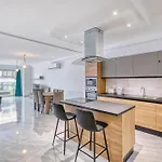 A Beautiful 3br Home, Opposite With Wifi & Ac By 360 Estates Apartman *