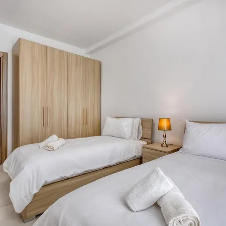 A Beautiful 3br Home, Opposite With Wifi & Ac By 360 Estates Apartamento St Paul's Bay